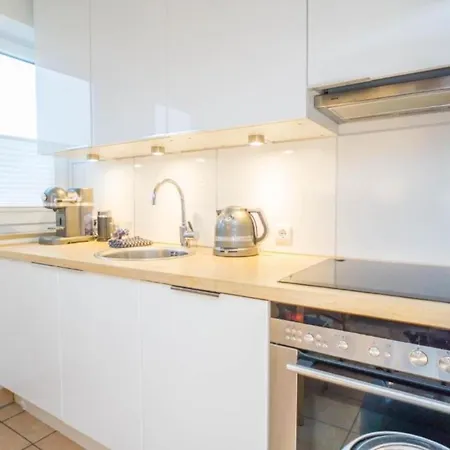Apartment Grosse In Perfekter Lage Mit Balkon! *