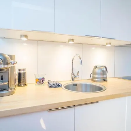 Grosse In Perfekter Lage Mit Balkon! 아파트 베스터란트