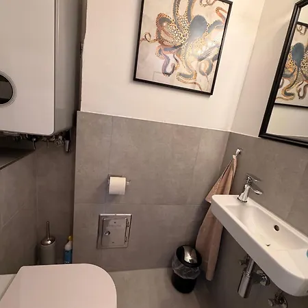 Apartmán Grosse In Perfekter Lage Mit Balkon! *